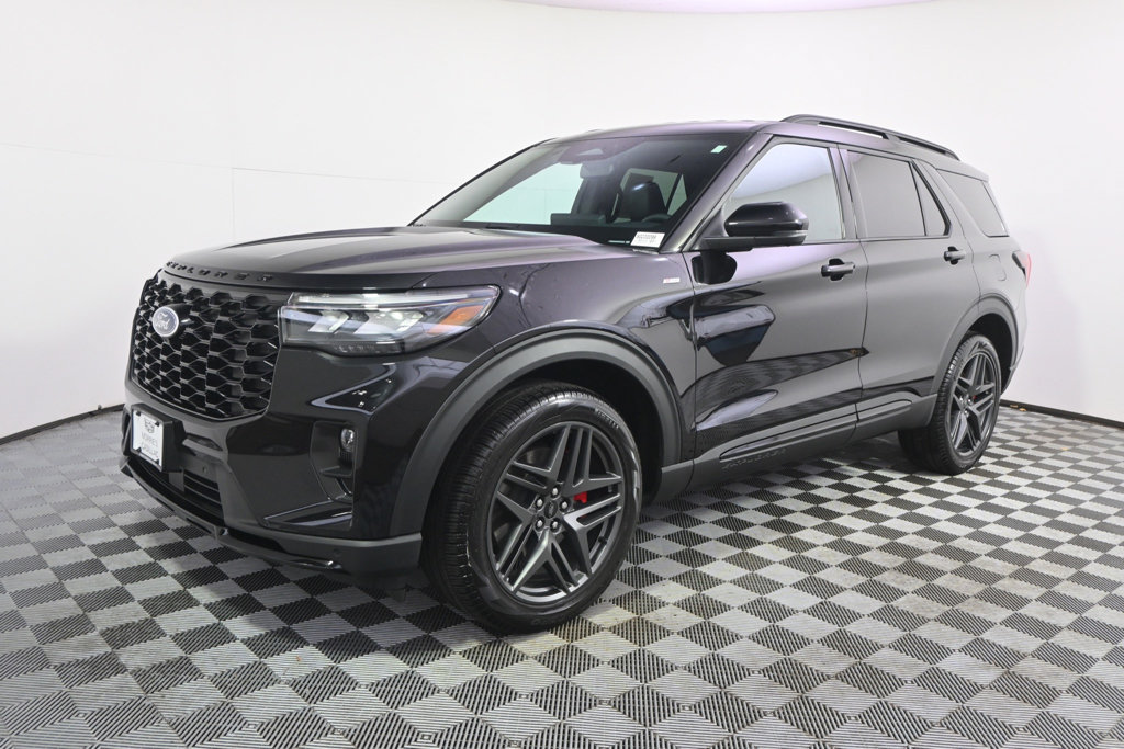 Used 2025 Ford Explorer ST-Line w/ Premium Package AWD/4WD image 2