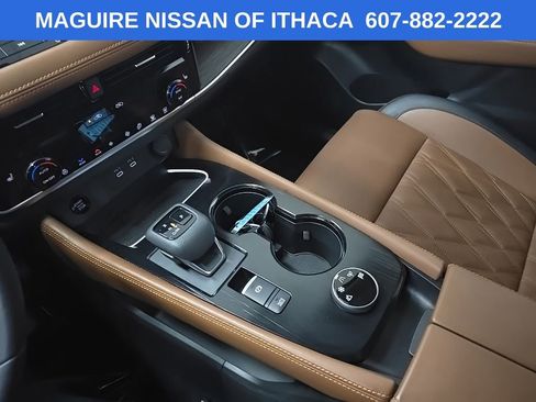 Used 2024 Nissan Rogue Platinum w/ Platinum Premium Package AWD/4WD image 27