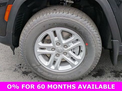 New 2025 Jeep Grand Cherokee Laredo w/ Luxury Tech Group I image 30