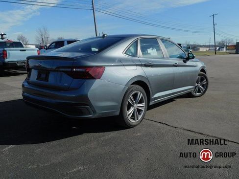 Used 2024 Volkswagen Jetta SE image 7