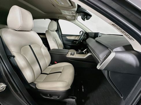Used 2024 MAZDA CX-90 Plug-In Hybrid w/ Preferred AWD/4WD image 33
