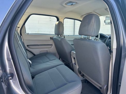 Used 2009 Ford Escape XLS image 8