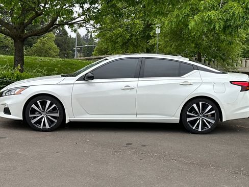 Used 2022 Nissan Altima 2.0 SR FWD image 5
