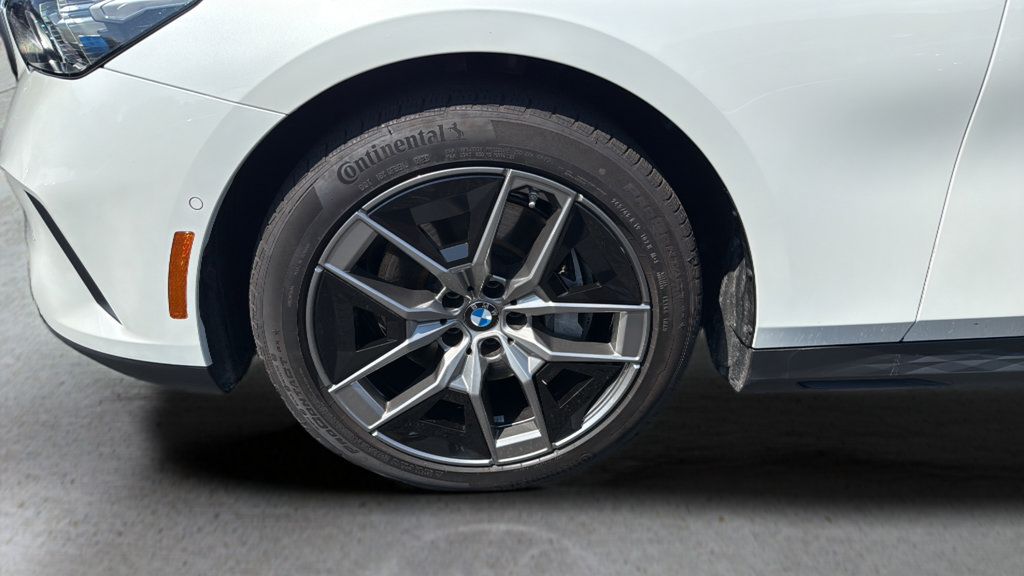 Used 2026 BMW 540i xDrive w/ Premium Package AWD/4WD image 16