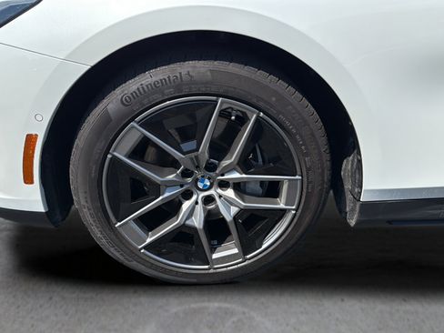 Used 2026 BMW 540i xDrive w/ Premium Package AWD/4WD image 16