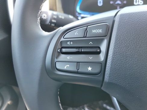 Certified 2023 Hyundai Venue Limited FWD image 19