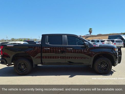 Used 2022 Chevrolet Silverado 1500 Custom Trail Boss w/ Safety Confidence Package AWD/4WD image 4