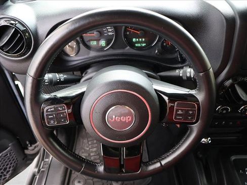 Used 2017 Jeep Wrangler Unlimited Sahara AWD/4WD image 14