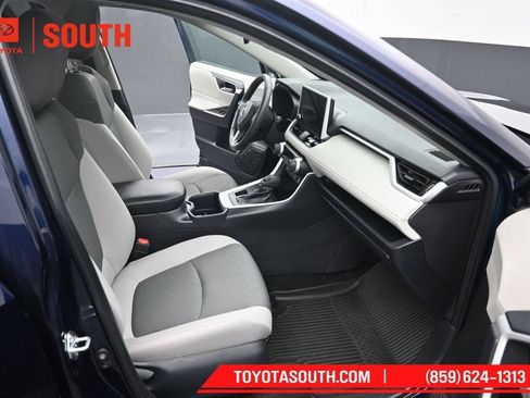 Used 2025 Toyota RAV4 XLE w/ Convenience Package AWD/4WD image 33
