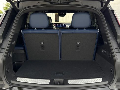 New 2026 Cadillac Vistiq Premium Luxury image 11