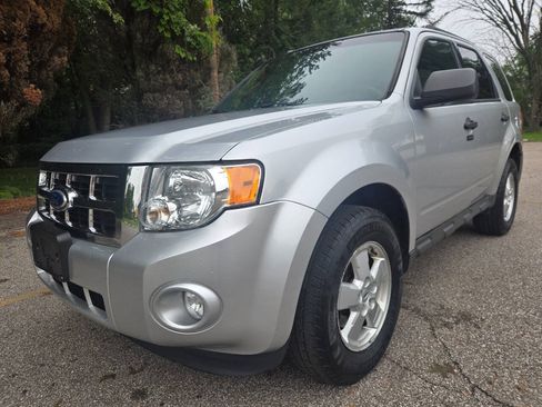 Used 2012 Ford Escape XLT FWD image 2