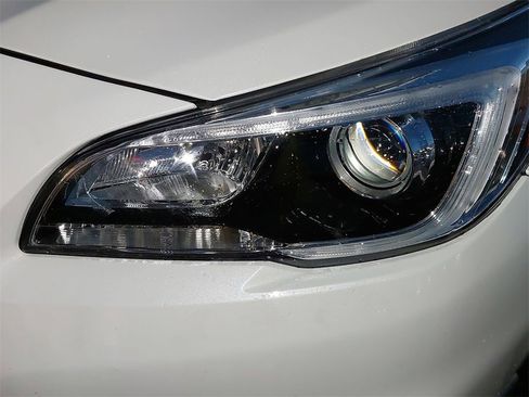 Used 2017 Subaru Outback 2.5i Premium image 26