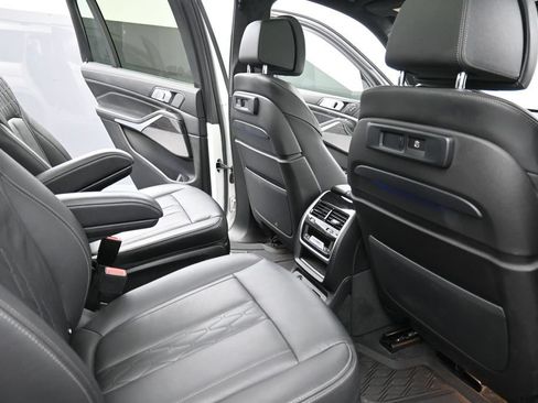 Used 2022 BMW X7 M50i w/ Dynamic Handling Package AWD/4WD image 20