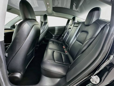 Used 2022 Tesla Model 3 Standard Range RWD image 27