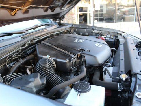 Used 2013 Toyota Tacoma PreRunner w/ SR5 Pkg RWD image 32