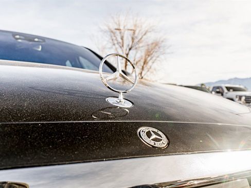 Used 2023 Mercedes-Benz S 580 4MATIC Sedan image 12