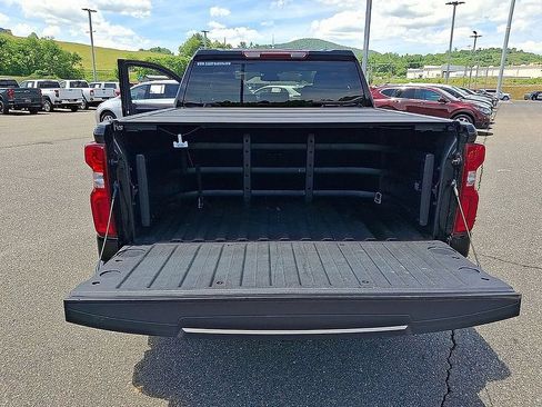 Used 2024 Chevrolet Silverado 1500 LTZ AWD/4WD image 29