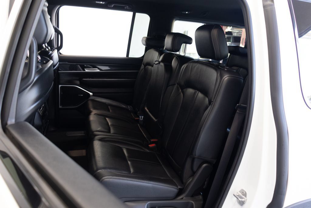 Used 2022 Jeep Wagoneer Series I AWD/4WD image 21