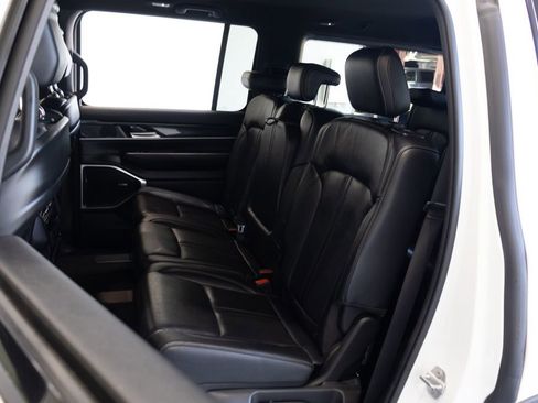 Used 2022 Jeep Wagoneer Series I AWD/4WD image 21