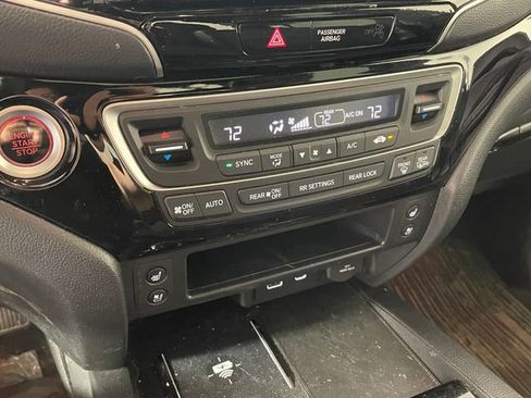 Certified 2024 Honda Ridgeline Black Edition image 8