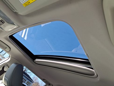 Used 2020 Toyota RAV4 Limited image 15