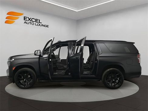 Used 2022 Chevrolet Suburban RST w/ Luxury Package image 65