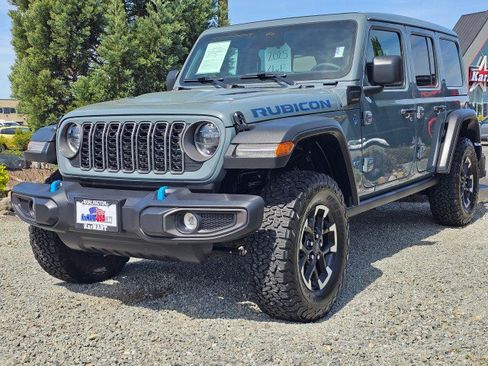 Used 2025 Jeep Wrangler Unlimited Rubicon 4xe w/ Safety Group AWD/4WD image 3