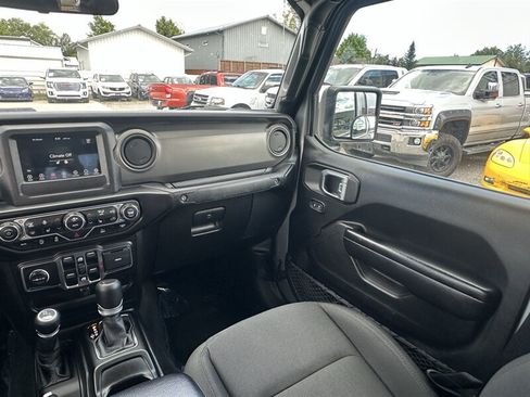 Used 2021 Jeep Gladiator Sport AWD/4WD image 38