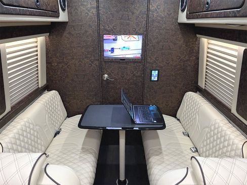 Used 2024 Mercedes-Benz Sprinter 3500 image 5
