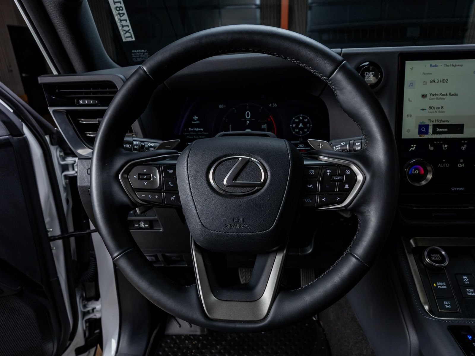 Used 2025 Lexus GX 550 w/ Accessory Package (31) AWD/4WD image 19