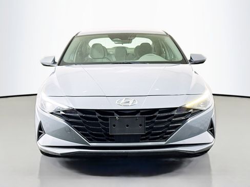 Used 2023 Hyundai Elantra SEL w/ Convenience Package FWD image 2