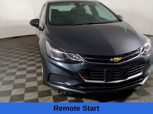 Used 2017 Chevrolet Cruze LT w/ Convenience Package image 6