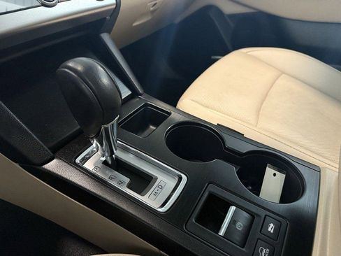 Used 2017 Subaru Outback 2.5i Limited image 12