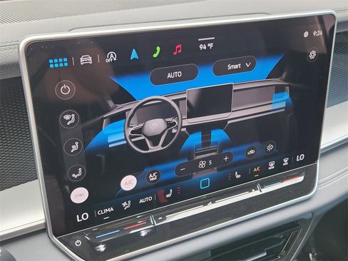 New 2025 Volkswagen Tiguan SE image 19