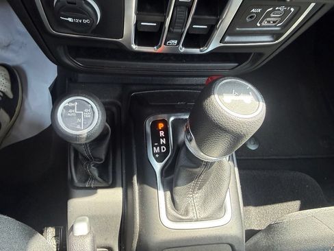 Used 2025 Jeep Wrangler Unlimited Sahara AWD/4WD image 30
