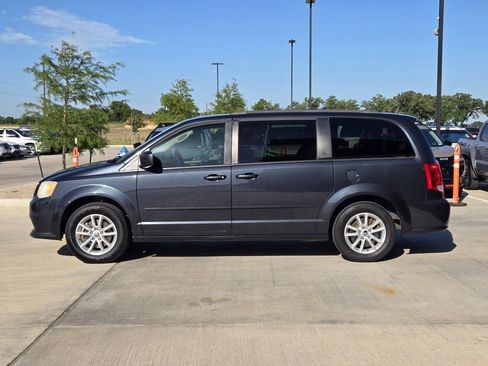 Used 2014 Dodge Grand Caravan SXT FWD image 3