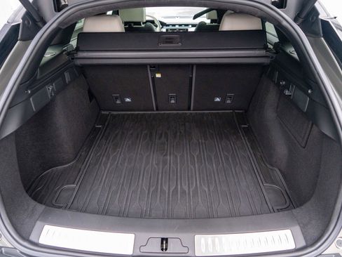 Used 2018 Land Rover Range Rover Velar image 43