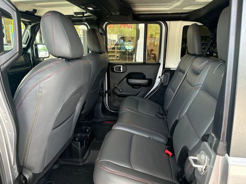 Used 2018 Jeep Wrangler Unlimited Sport AWD/4WD image 17