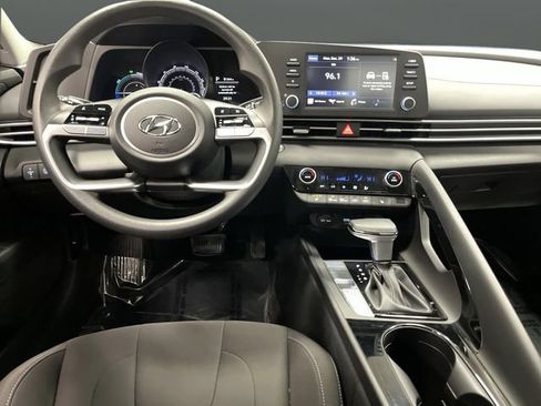 Used 2021 Hyundai Elantra Blue image 5