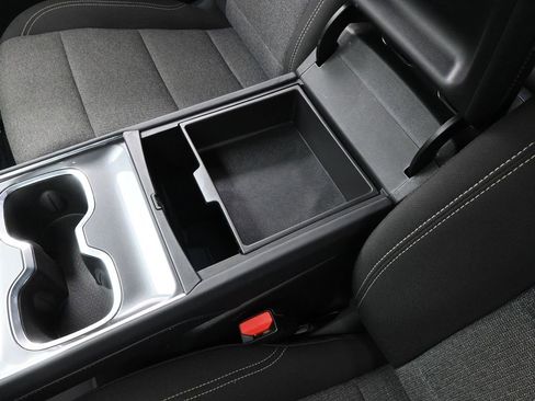 Used 2025 GMC Acadia Elevation image 32