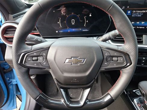 Certified 2024 Chevrolet Trax RS w/ Driver Confidence Package image 16