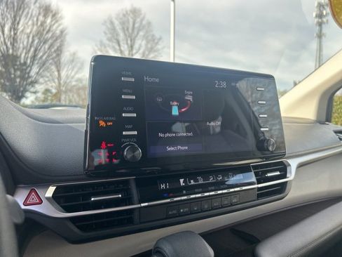 Used 2024 Toyota Sienna LE image 24