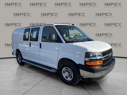 Used 2024 Chevrolet Express 2500 w/ Driver Convenience Package image 7