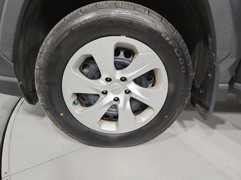 Used 2020 Toyota RAV4 LE image 26