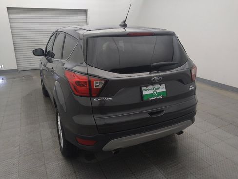 Used 2019 Ford Escape SE FWD image 6