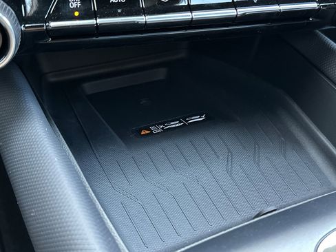 New 2025 Chevrolet Equinox EV RS image 28