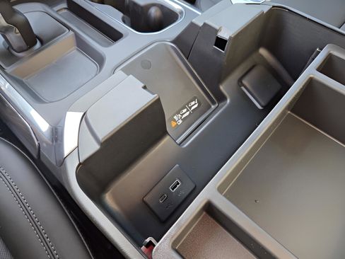 New 2026 Chevrolet Silverado 1500 LTZ w/ LTZ Premium Package image 8