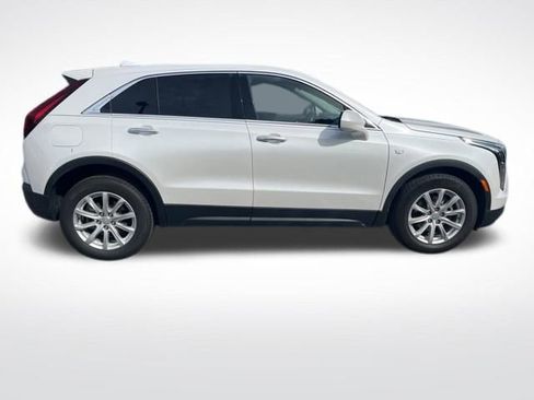 Certified 2022 Cadillac XT4 Luxury w/ Cold Weather Package image 7