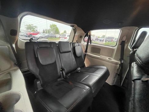 Used 2018 Dodge Grand Caravan SXT FWD image 13