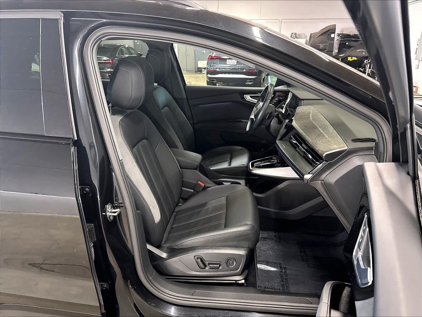 Used 2024 Audi Q4 e-tron Prestige w/ Black Optic Package AWD/4WD image 11
